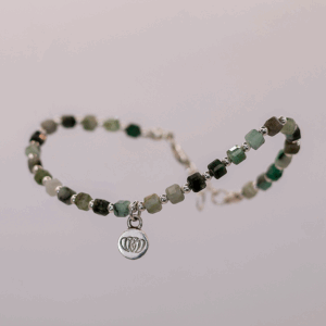 Brazalete Nardo de esmeralda artesanal con plata 925 y chapa de oro 14k para amor, serenidad y equilibrio emocional