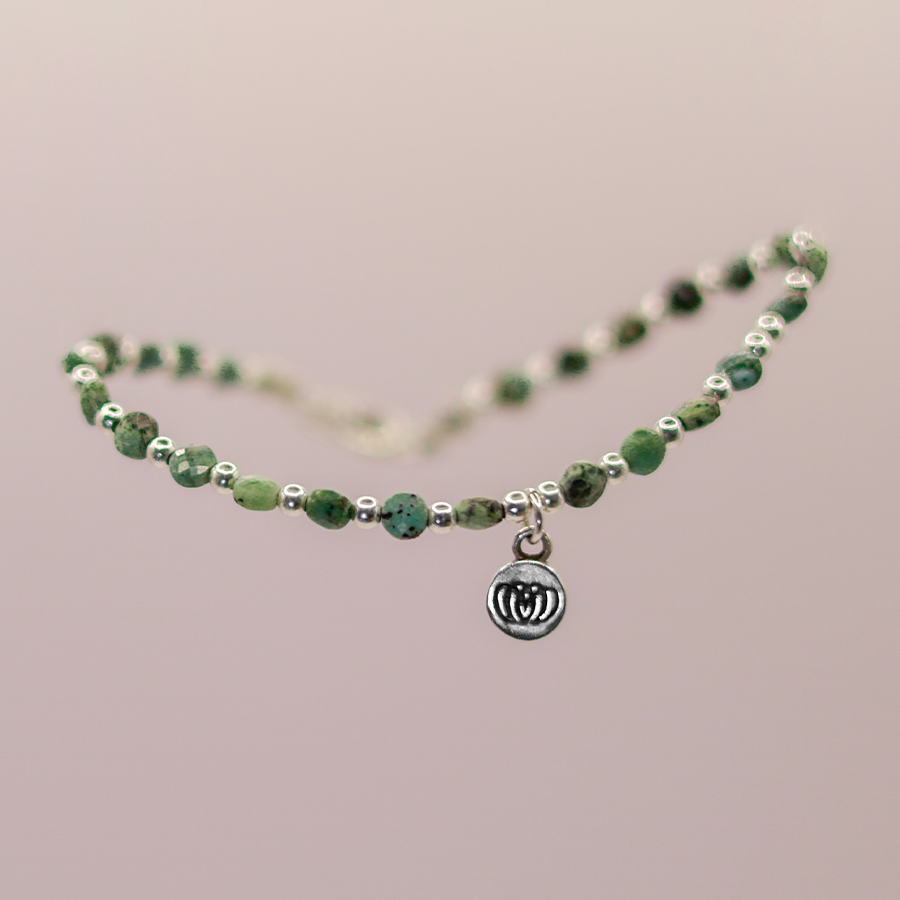 Brazalete Romero de turquesa africana artesanal con plata 925 para equilibrio, transformación y claridad emocional
