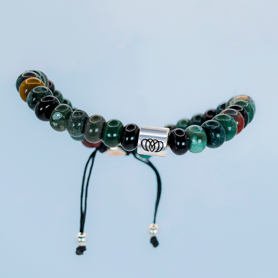 Brazalete Nereus de ágata india y negra con detalles en plata Colección Marina