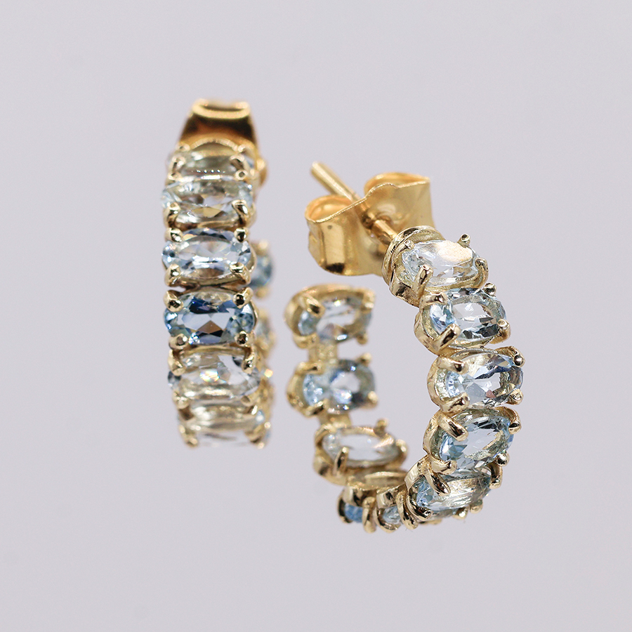 Huggies de aguamarina en oro amarillo 14k elegantes
