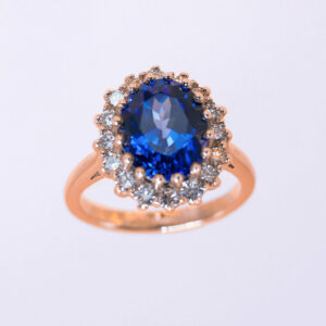 Anillo de zafiro azul con diamantes en oro rosa estilo Lady Di
