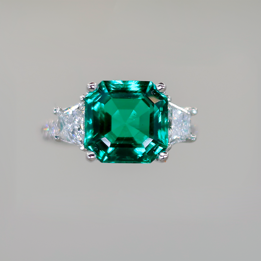 anillo deep green de esmeralda y diamantes en oro 14k