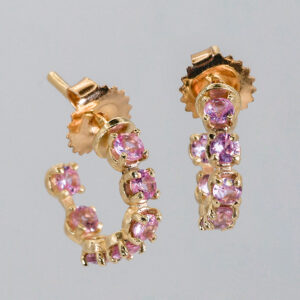 huggies de zafiros rosas en oro 14k elegantes