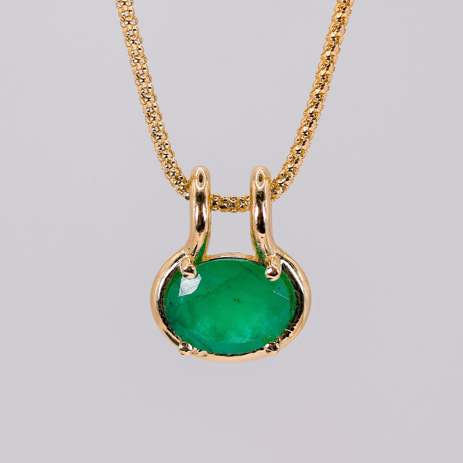 dije de esmeralda oval en oro 14k