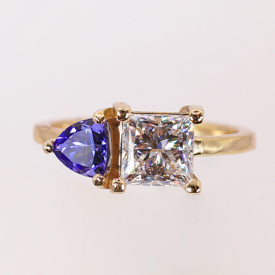 anillo tú y yo de tanzanita y diamante en oro rosa 14k
