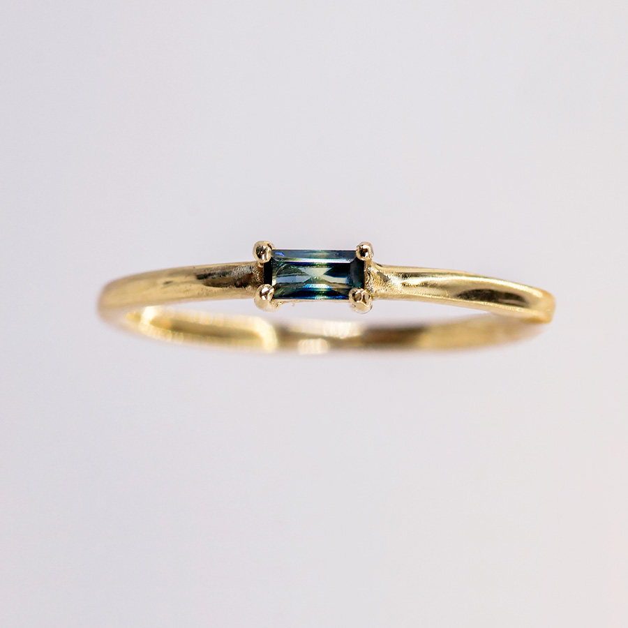 anillo eclipse de zafiro bicolor en oro 14k